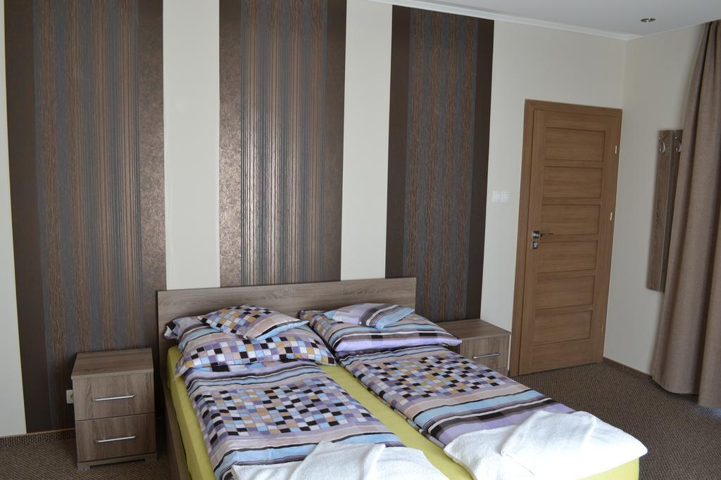 Vaci Vendeghaz Hotel Nyíregyháza Buitenkant foto