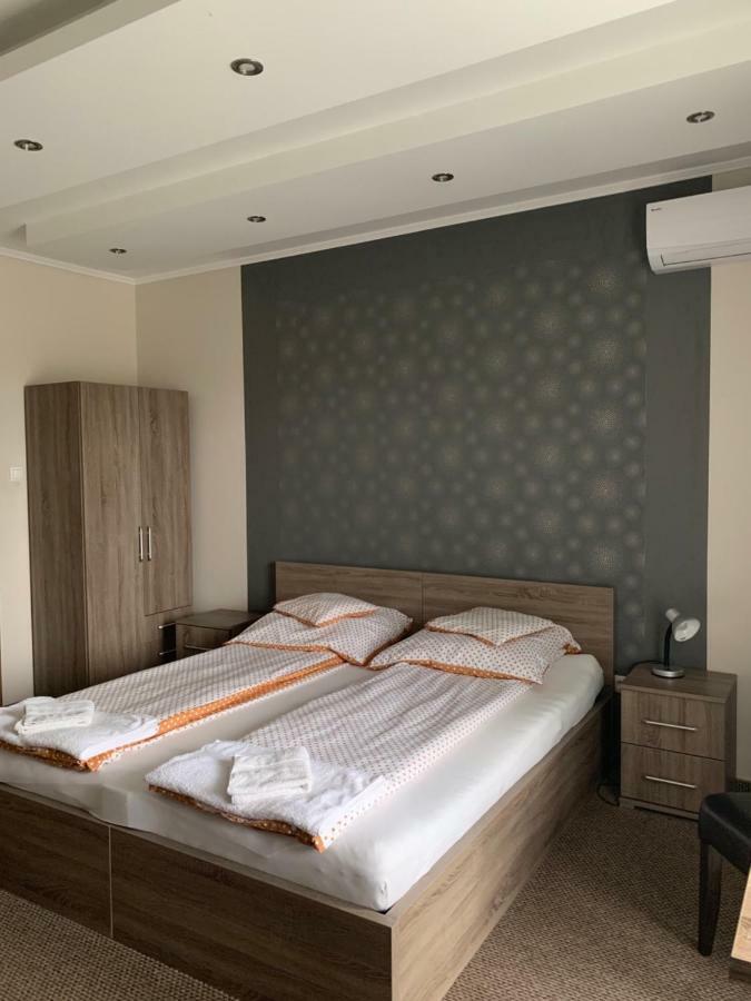 Vaci Vendeghaz Hotel Nyíregyháza Buitenkant foto