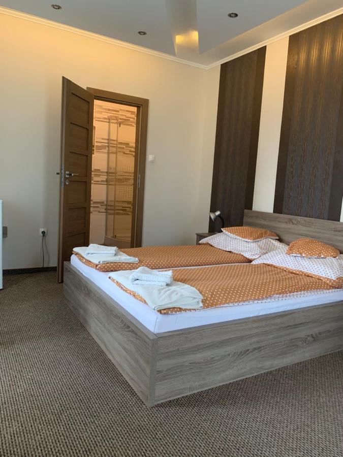 Vaci Vendeghaz Hotel Nyíregyháza Buitenkant foto