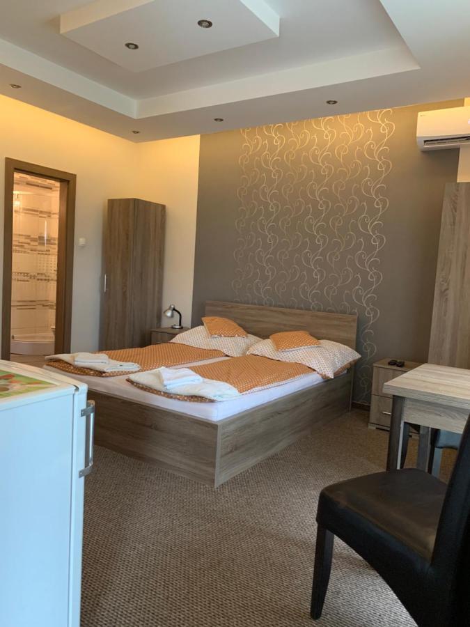 Vaci Vendeghaz Hotel Nyíregyháza Buitenkant foto
